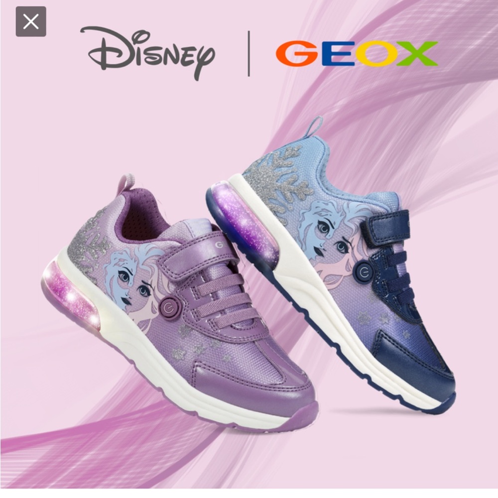 Geox Space Club Girl Frozen Light-Up shoes. NWT 3.5